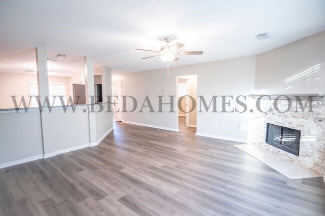 Building Photo - 5365 Tallowwood Terrace