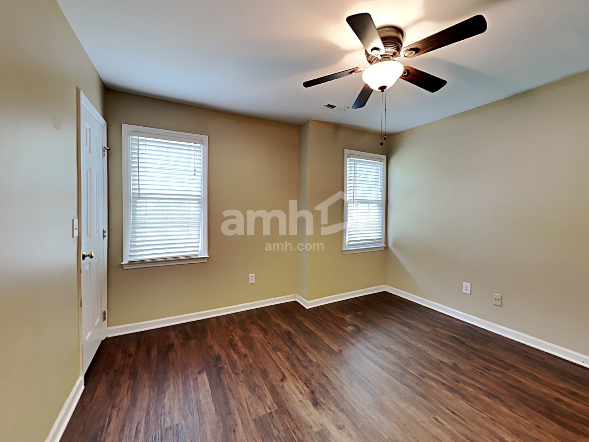 Building Photo - 2304 Water Lilly Way