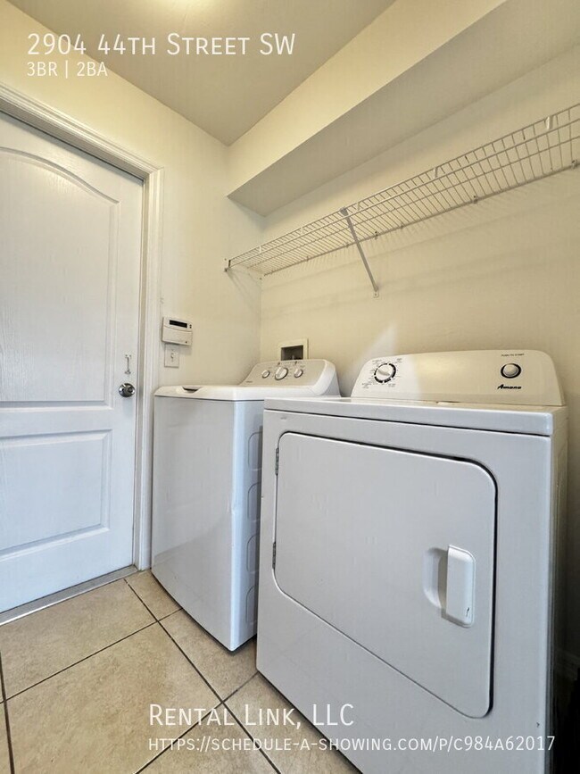 Building Photo - 2904 44th St SW