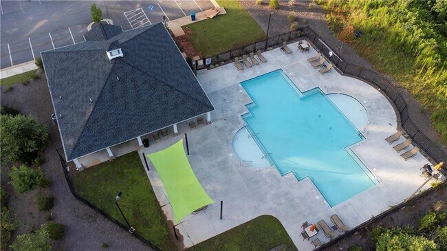 Building Photo - 6960 Newcastle Ct