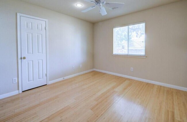 Building Photo - 15013 Cordero Dr