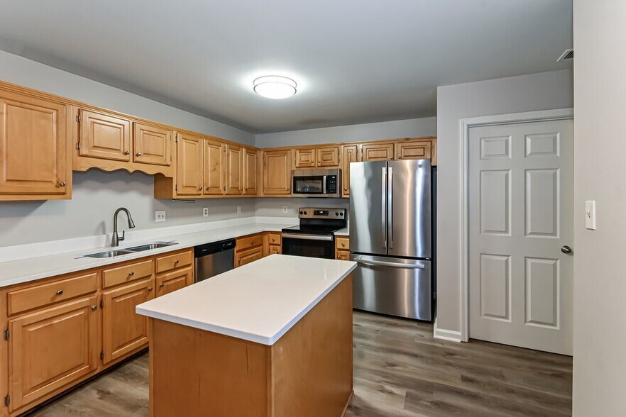 Building Photo - 7376 Wendy Way