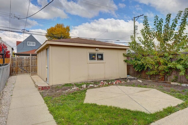 Building Photo - 5040 W Berenice Ave