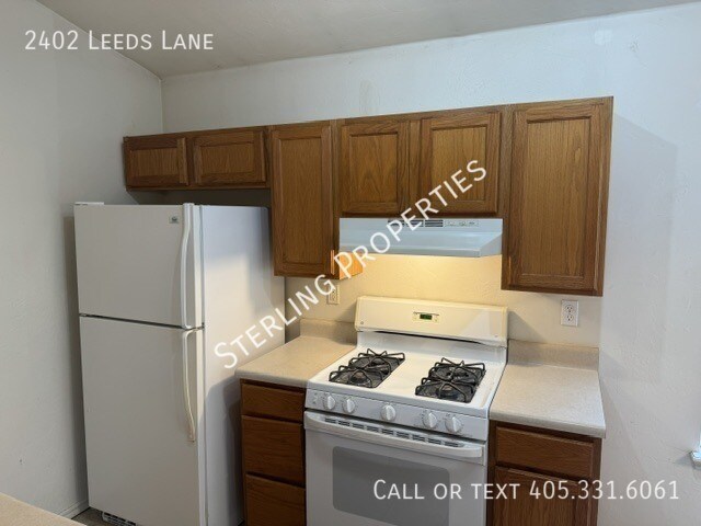 Building Photo - 2402 Leeds Ln