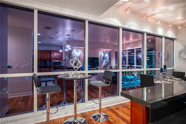 Building Photo - 4525 Dean Martin Dr