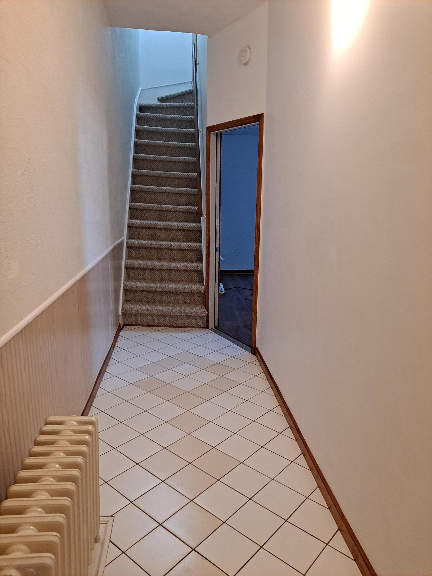 Foyer/enterence - 837 W Liberty St