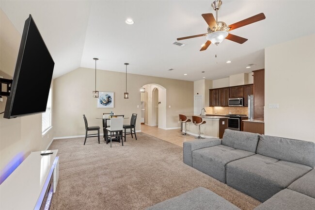 Building Photo - 3012 Broadhaven Dr