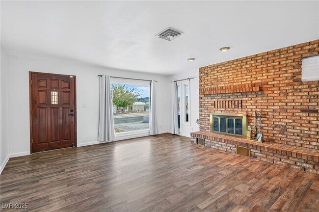 Building Photo - 572 Federal St