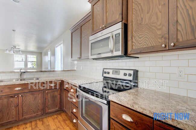 Building Photo - 4648 N Elisha Ave