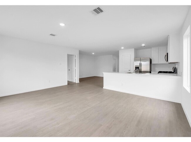 Building Photo - 26703 Willow Ln