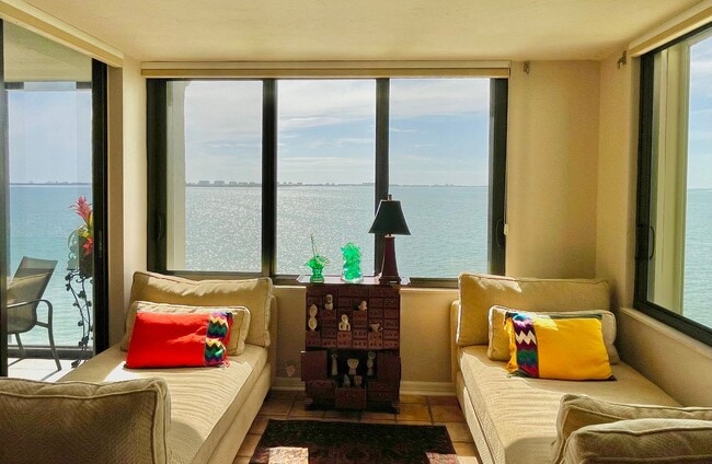 Building Photo - Sarasota Bay Penthouse