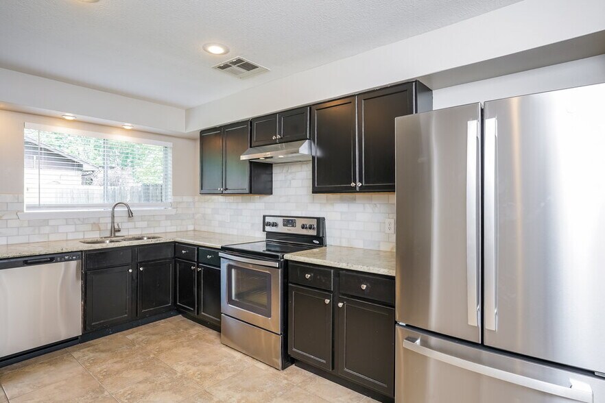 Building Photo - 518 Magnolia Bend St