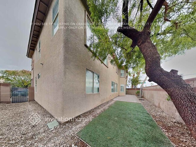 Building Photo - 9203 Bronze River Ave