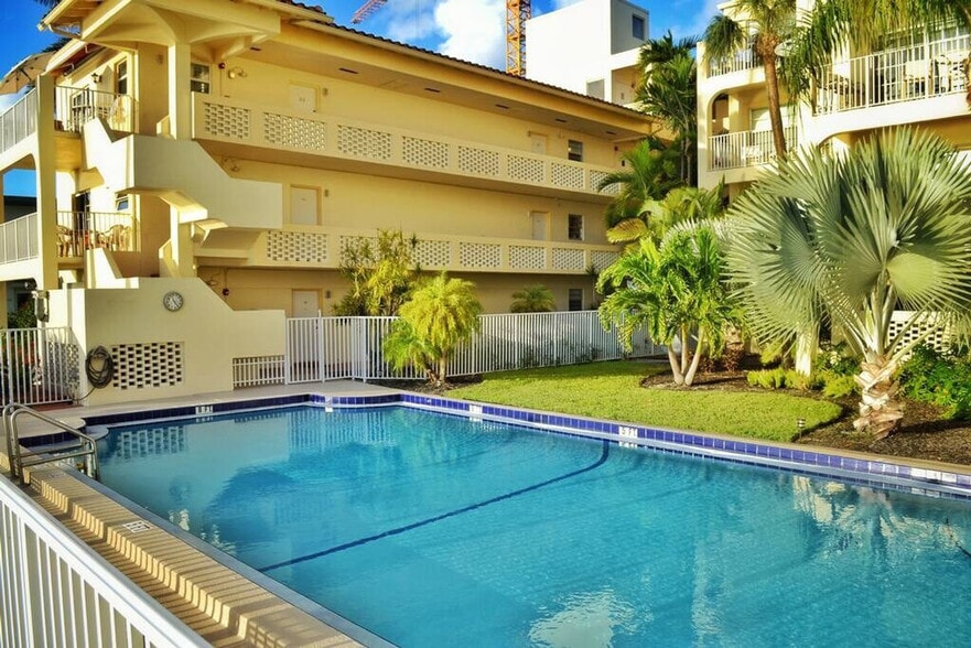 Building Photo - 2908 Bayshore Dr