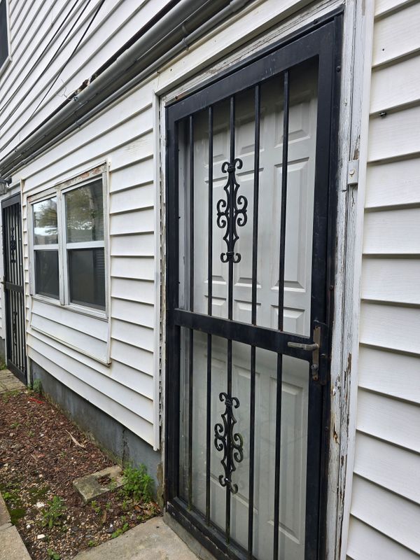 Building Photo - 3718 Franklin Ave