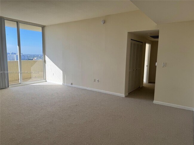 Building Photo - 19501 W Country Club Dr