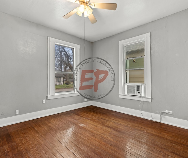 Building Photo - 423 Sherman St