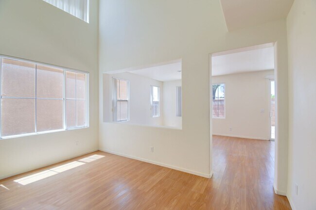 Building Photo - 3 Bed Home - Open Floor Design - Community Pool - New Everything Inside