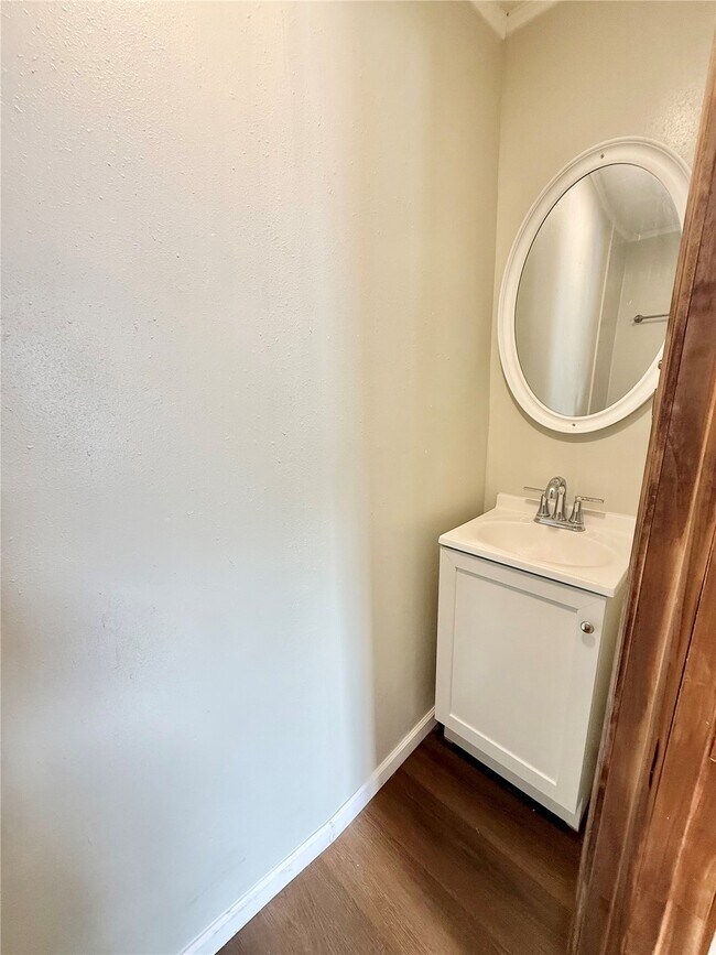 Building Photo - 56 Pine Trail