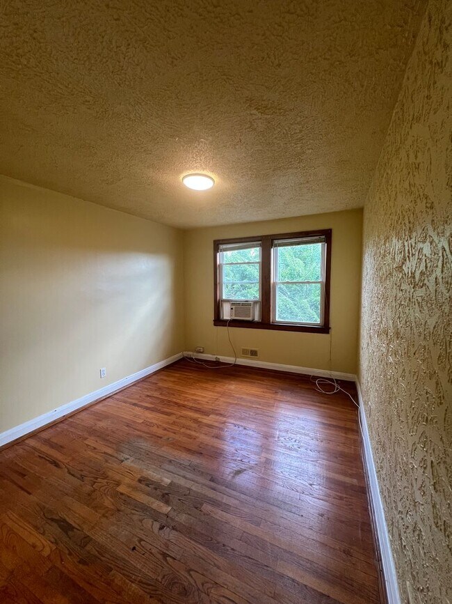 Building Photo - 3708 Erdman Ave