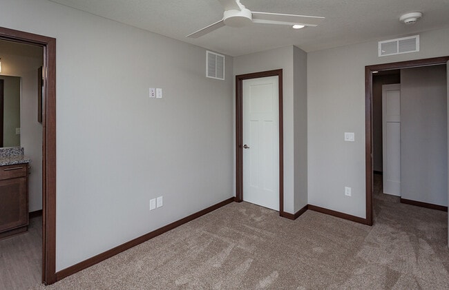 Building Photo - 1007 NW Shriver Blvd