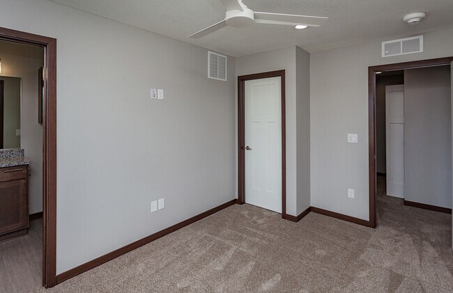 Building Photo - 1017 NW Lexi Ln