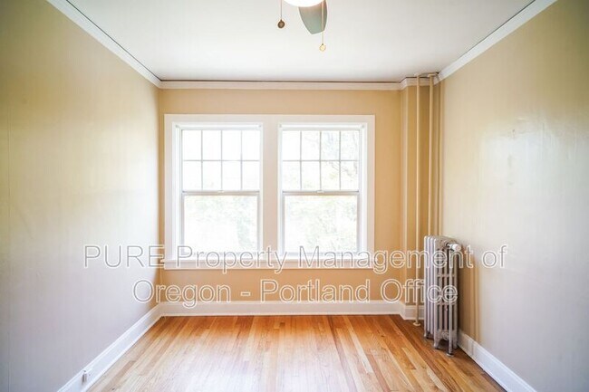 Building Photo - 709 SW 16th Ave