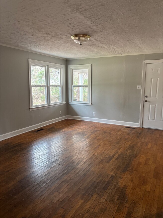 Building Photo - 1114 Warren St