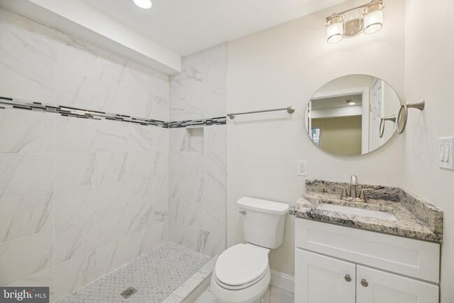 Building Photo - 729 Madison St NW