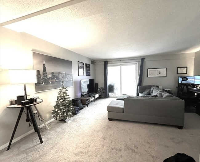 Building Photo - 36 Silver Hill Ln