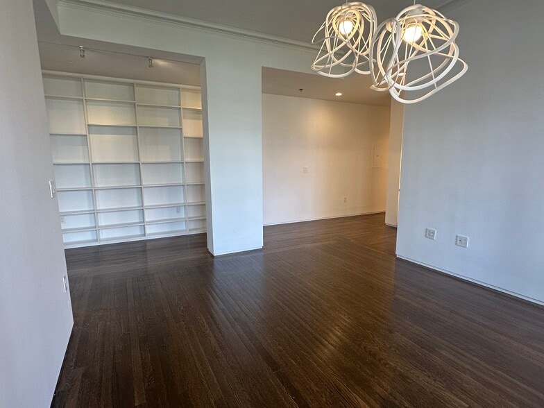 Building Photo - 30 5th St NE