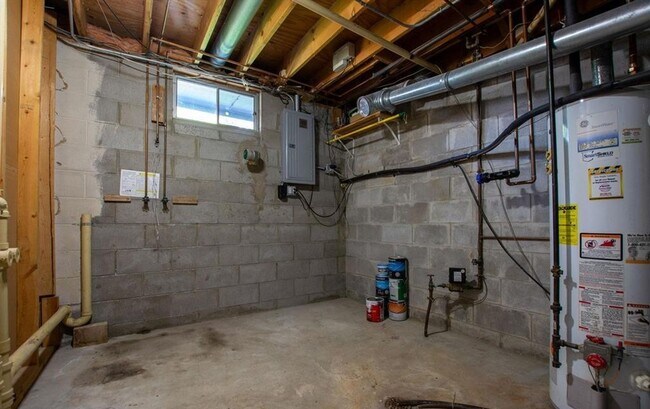 Building Photo - WELCOME HOME!