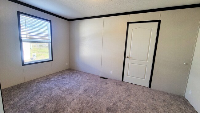 Building Photo - 366 Utah Ct