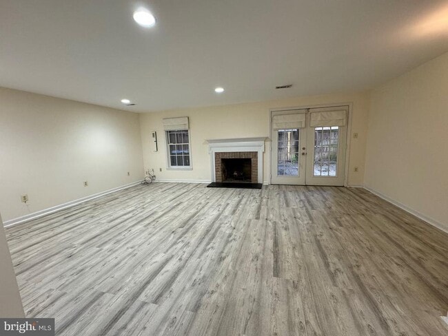 Building Photo - 11035 Cedarwood Dr