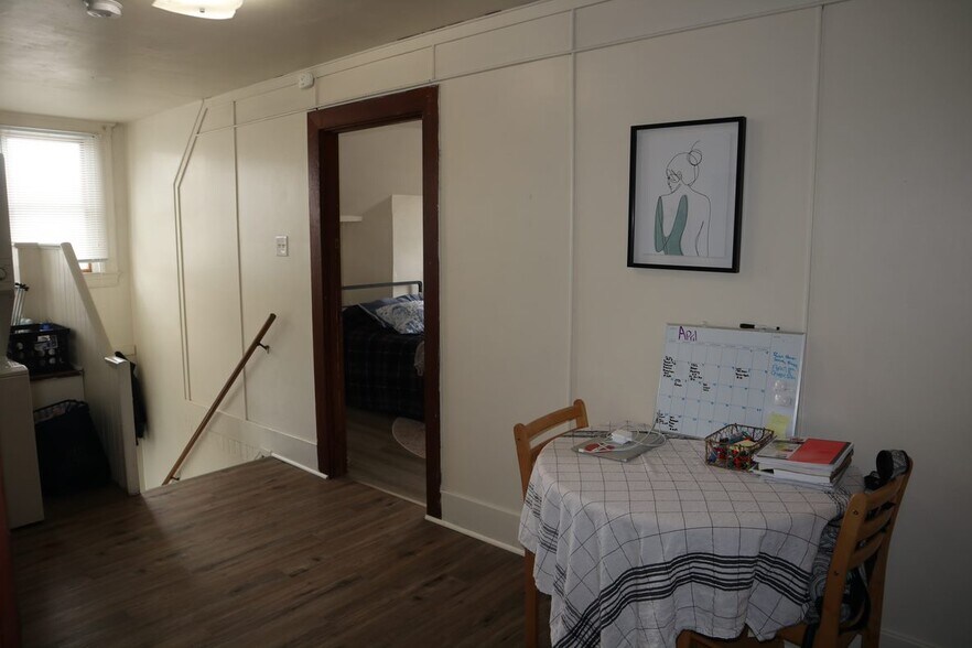 Building Photo - 602 2nd St