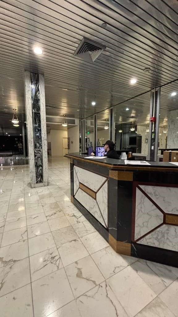 Building Photo - 3625 N Country Club Dr