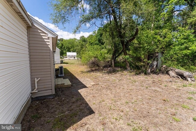 Building Photo - 117 Davis Ln