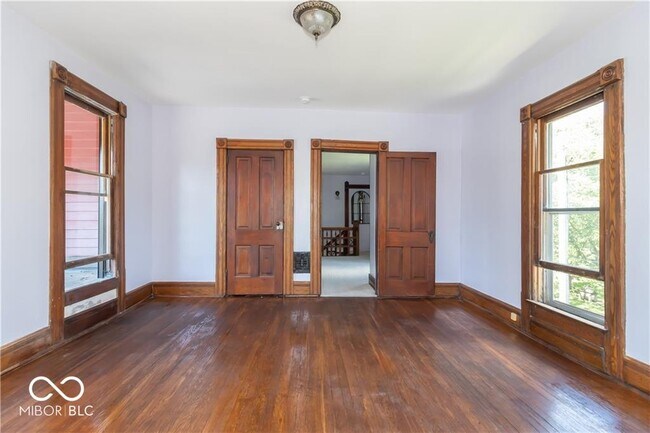 Building Photo - 404 N State St