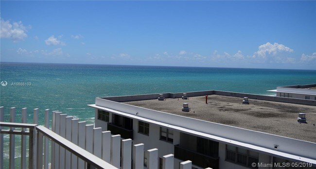 Building Photo - 6061 Collins Ave
