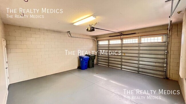 Building Photo - 1900 Garden Sage Dr