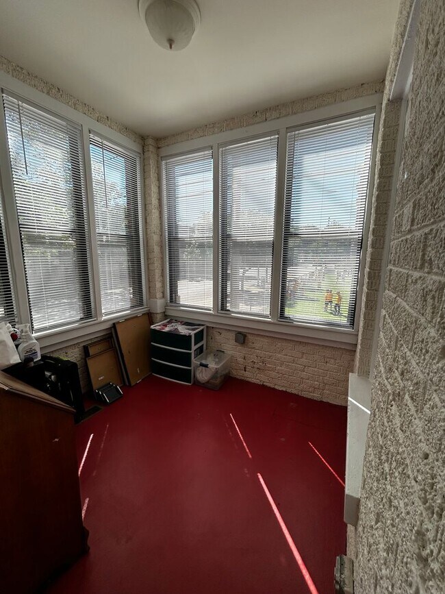 Building Photo - 3614 N. Paulina-3614-1