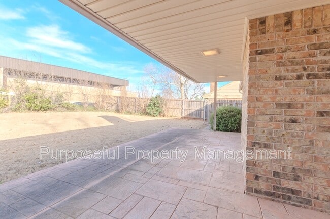 Building Photo - 1401 Harding Ave