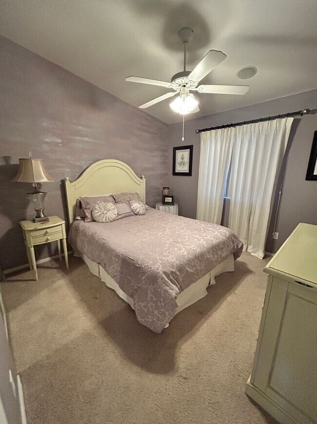 Building Photo - Furnished Winter Home!