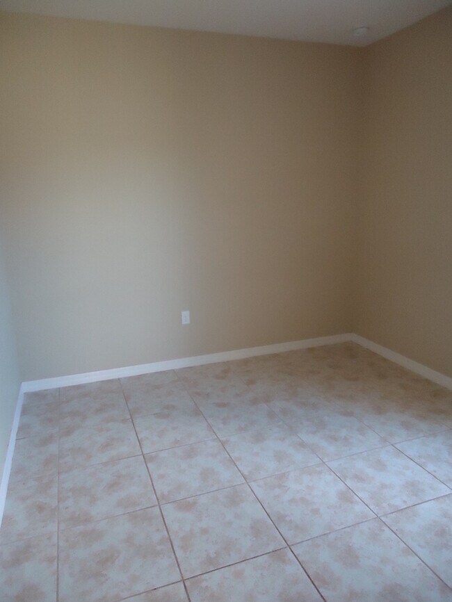 Building Photo - Bella Pointe-4044 Marina Isle Dr Kissimmee...