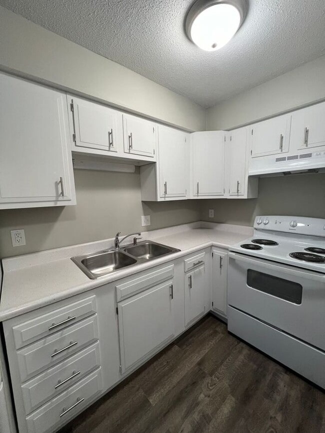 Building Photo - 2nd floor 1 bedroom apartment in Niles