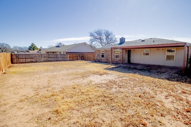 Building Photo - Charming 3-Bed, 2-Bath Home located in a cul-de-sac!