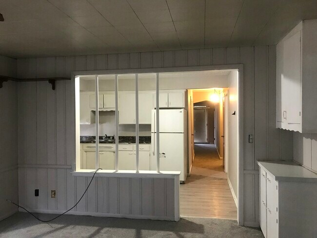 Building Photo - 5581 Marseilles St