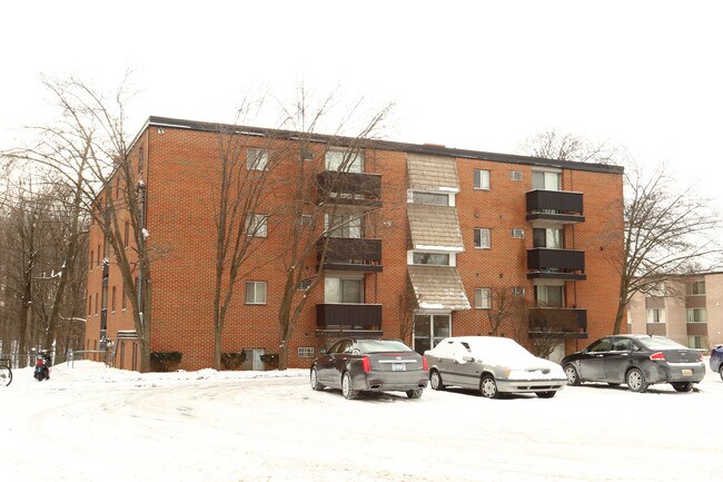 Building Photo - Woodmere Apartments
