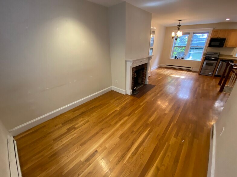 Building Photo - 16 Cedar Lane Way