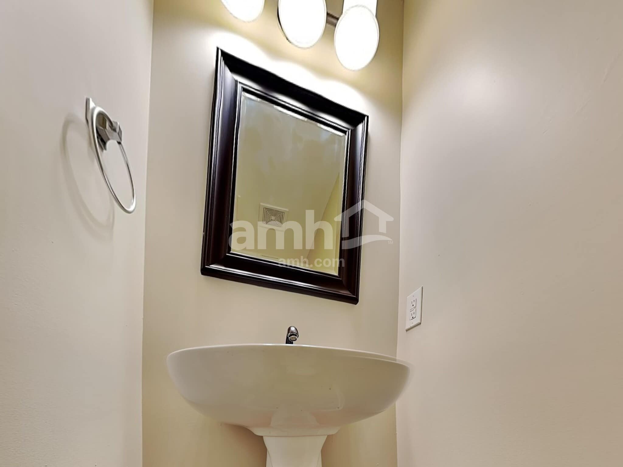 Building Photo - 6300 Willowdell Dr